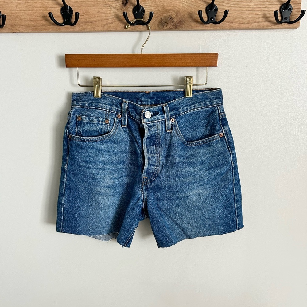 Levi’s 501 Medium Wash Cut Off Shorts